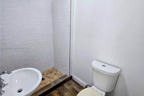 House in Miami, Florida 1 bedroom, 88.26 sq.m. № 1997574 - photo 3