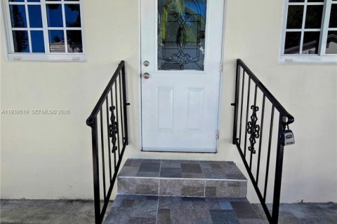 House in Miami, Florida 1 bedroom, 88.26 sq.m. № 1997574 - photo 8