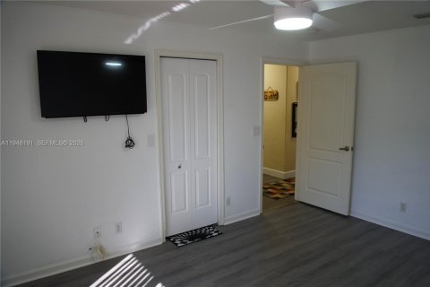 Casa en venta en Loxahatchee Groves, Florida, 4 dormitorios, 336.68 m2 № 2054385 - foto 21