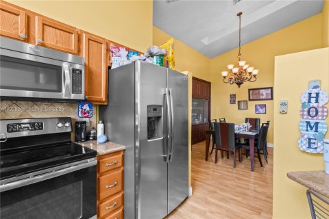 Villa ou maison à louer à Margate, Floride: 3 chambres, 129.6 m2 № 1988305 - photo 8