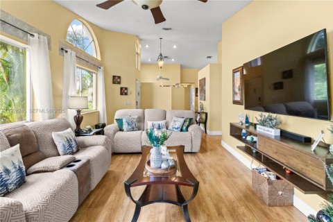 Villa ou maison à louer à Margate, Floride: 3 chambres, 129.6 m2 № 1988305 - photo 5