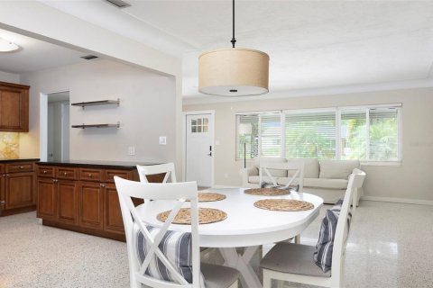 Casa en venta en Saint Petersburg, Florida, 3 dormitorios, 143.16 m2 № 2199973 - foto 10