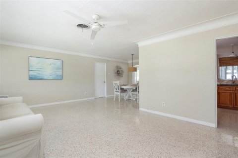 Casa en venta en Saint Petersburg, Florida, 3 dormitorios, 143.16 m2 № 2199973 - foto 5