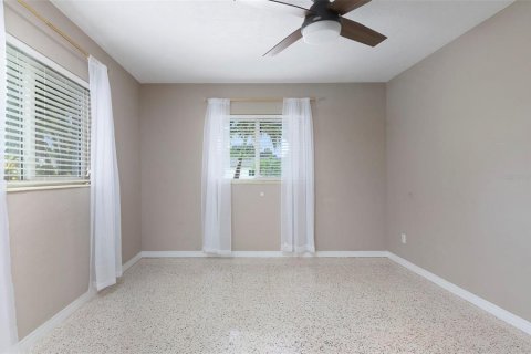 Casa en venta en Saint Petersburg, Florida, 3 dormitorios, 143.16 m2 № 2199973 - foto 29