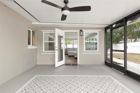 Casa en venta en Saint Petersburg, Florida, 3 dormitorios, 143.16 m2 № 2199973 - foto 22