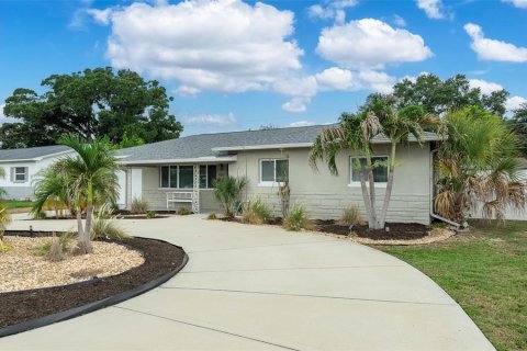 Casa en venta en Saint Petersburg, Florida, 3 dormitorios, 143.16 m2 № 2199973 - foto 2