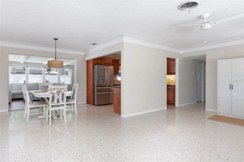 Casa en venta en Saint Petersburg, Florida, 3 dormitorios, 143.16 m2 № 2199973 - foto 11