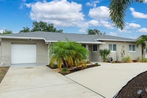 Casa en venta en Saint Petersburg, Florida, 3 dormitorios, 143.16 m2 № 2199973 - foto 3