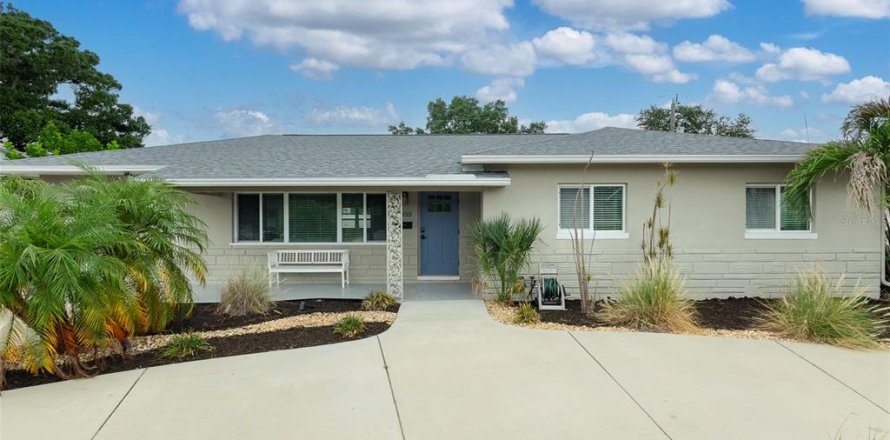 Casa en Saint Petersburg, Florida 3 dormitorios, 143.16 m2 № 2199973