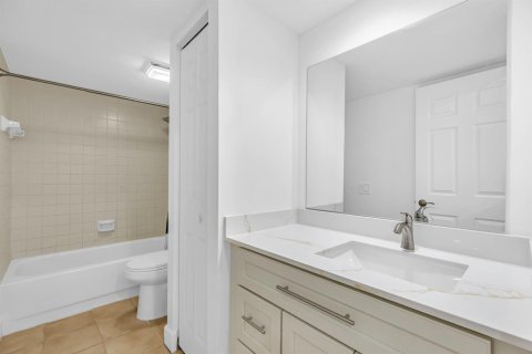 Купить таунхаус в Лейк-Уорт, Флорида 3 комнаты, 120.96м2, № 2078582 - фото 17