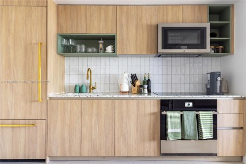 Condominio en alquiler en Miami, Florida, 1 dormitorio, 68.75 m2 № 2012888 - foto 8