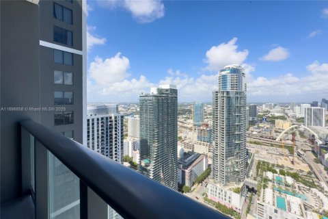 Condominio en alquiler en Miami, Florida, 1 dormitorio, 68.75 m2 № 2012888 - foto 19