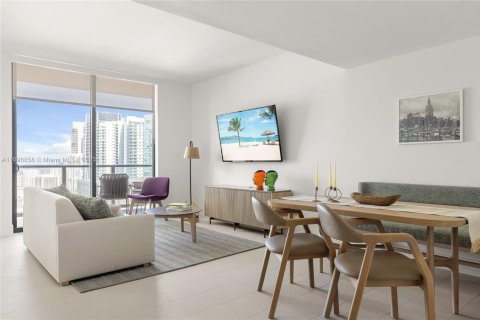Condominio en Miami, Florida, 1 dormitorio  № 2012888
