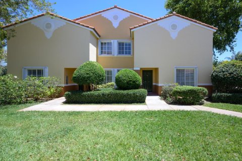 Townhouse in Hypoluxo, Florida 3 bedrooms, 125.23 sq.m. № 1129192 - photo 1