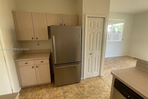 Touwnhouse à louer à Homestead, Floride: 4 chambres, 170.66 m2 № 2050327 - photo 8