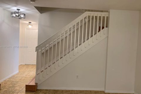 Touwnhouse à louer à Homestead, Floride: 4 chambres, 170.66 m2 № 2050327 - photo 14