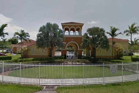 Touwnhouse à louer à Homestead, Floride: 4 chambres, 170.66 m2 № 2050327 - photo 3