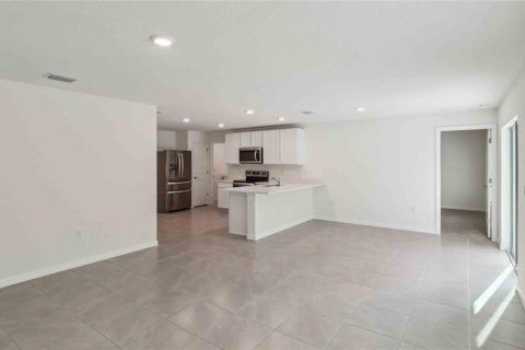 House in Wildwood, Florida 3 bedrooms, 130.81 sq.m. № 1883713 - photo 19
