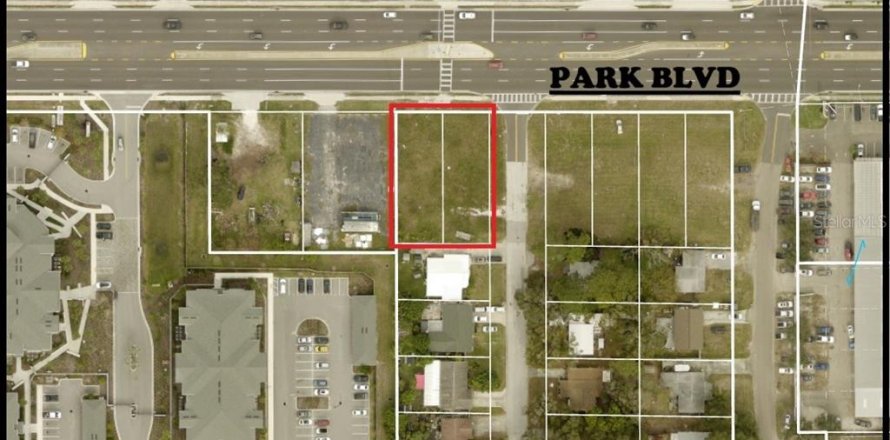 Terrain à Pinellas Park, Floride № 2419192