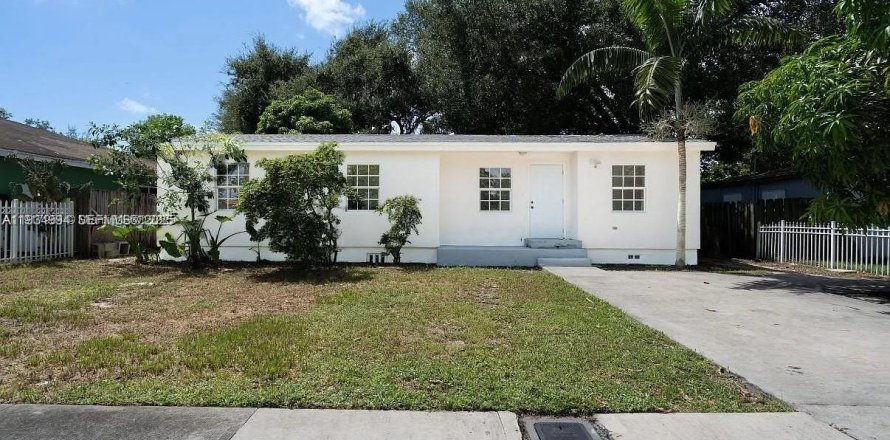 Casa en Miami Gardens, Florida 3 dormitorios, 91.79 m2 № 1993063