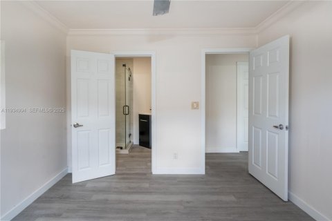 Casa en alquiler en Miami Gardens, Florida, 3 dormitorios, 91.79 m2 № 1993063 - foto 7