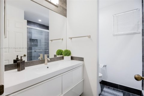 Купить виллу или дом в Уэстон, Флорида 5 спален, 235.6м2, № 1967662 - фото 20