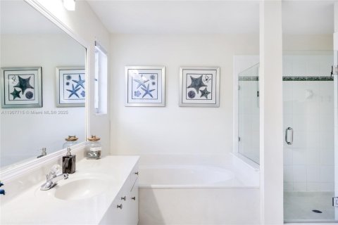 Купить виллу или дом в Уэстон, Флорида 5 спален, 235.6м2, № 1967662 - фото 17