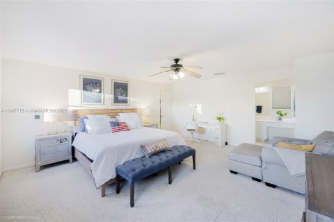 Купить виллу или дом в Уэстон, Флорида 5 спален, 235.6м2, № 1967662 - фото 15