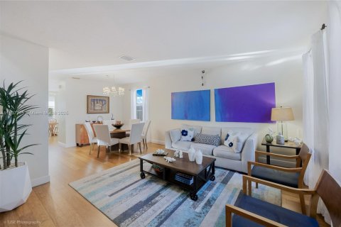 Купить виллу или дом в Уэстон, Флорида 5 спален, 235.6м2, № 1967662 - фото 4