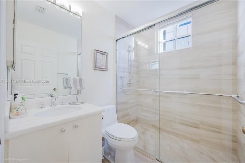 Купить виллу или дом в Уэстон, Флорида 5 спален, 235.6м2, № 1967662 - фото 13