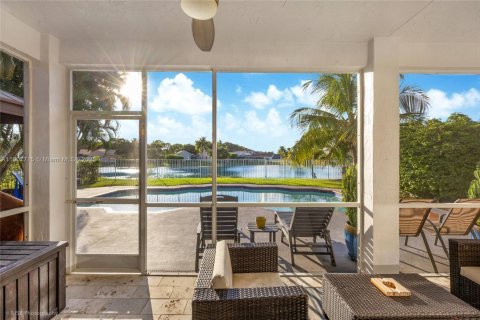 Купить виллу или дом в Уэстон, Флорида 5 спален, 235.6м2, № 1967662 - фото 23