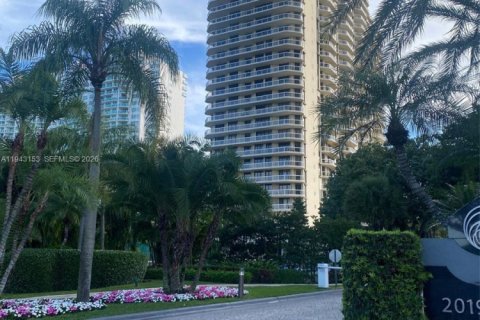 Copropriété à vendre à Aventura, Floride: 2 chambres, 139.35 m2 № 1999536 - photo 2