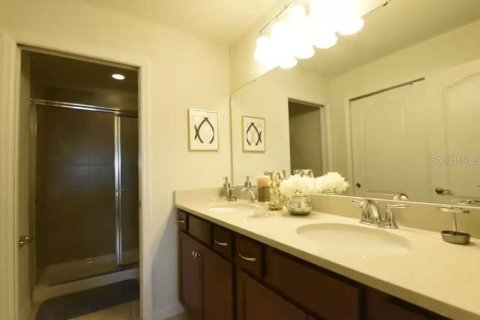 Купить таунхаус в Киссимми, Флорида 8 комнат, 210.42м2, № 2102482 - фото 14