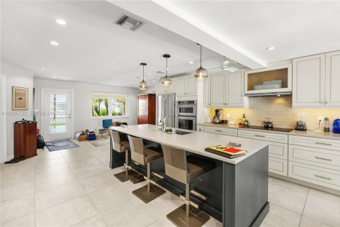 House in Fort Lauderdale, Florida 3 bedrooms, 182.74 sq.m. № 1994632 - photo 12