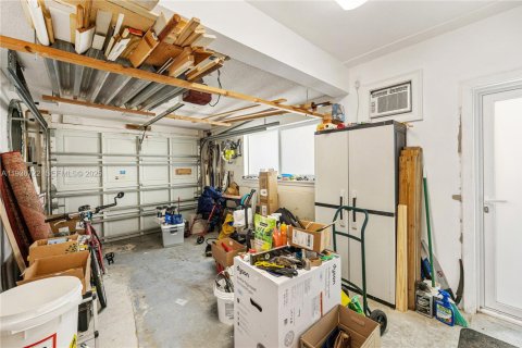 House in Fort Lauderdale, Florida 3 bedrooms, 182.74 sq.m. № 1994632 - photo 25