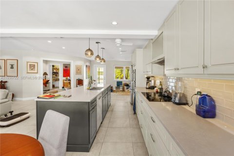 House in Fort Lauderdale, Florida 3 bedrooms, 182.74 sq.m. № 1994632 - photo 16