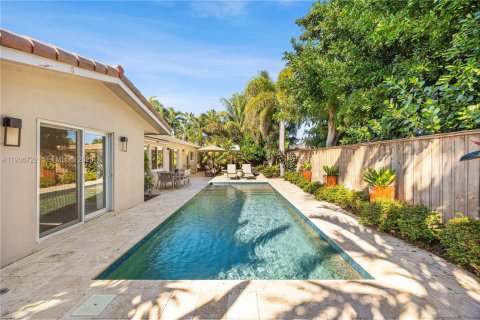 House in Fort Lauderdale, Florida 3 bedrooms, 182.74 sq.m. № 1994632 - photo 5