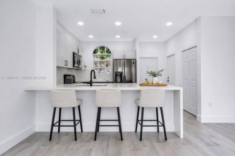 Townhouse in Miramar, Florida 3 bedrooms, 143.91 sq.m. № 2056890 - photo 6