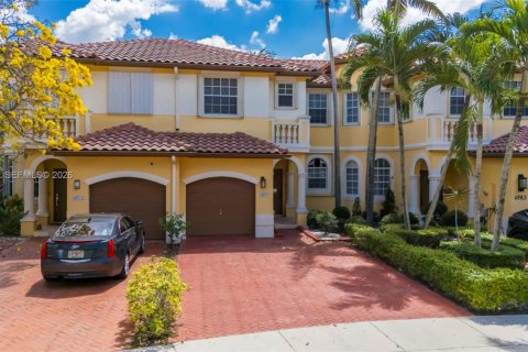 Townhouse in Miramar, Florida 3 bedrooms, 143.91 sq.m. № 2056890 - photo 27