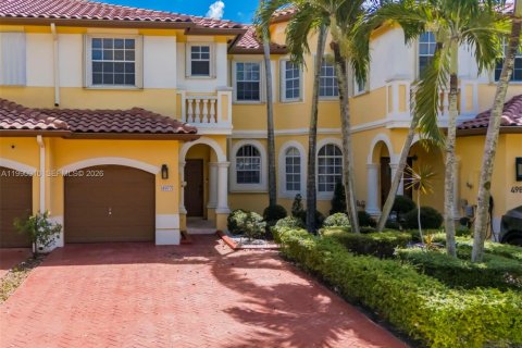 Townhouse in Miramar, Florida 3 bedrooms, 143.91 sq.m. № 2056890 - photo 1