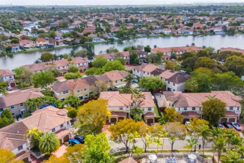 Townhouse in Miramar, Florida 3 bedrooms, 143.91 sq.m. № 2056890 - photo 25