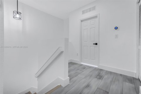 Townhouse in Miramar, Florida 3 bedrooms, 143.91 sq.m. № 2056890 - photo 12