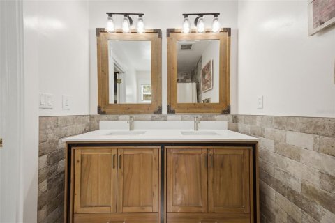 Casa en venta en Tarpon Springs, Florida, 6 dormitorios, 346.53 m2 № 2209659 - foto 27