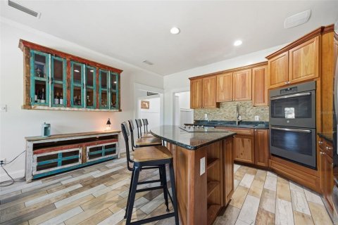 Casa en venta en Tarpon Springs, Florida, 6 dormitorios, 346.53 m2 № 2209659 - foto 17
