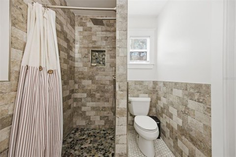 Casa en venta en Tarpon Springs, Florida, 6 dormitorios, 346.53 m2 № 2209659 - foto 28