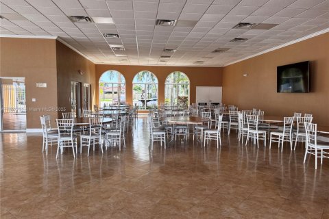 Купить таунхаус в Майами, Флорида 3 спальни, 160.44м2, № 1949537 - фото 27