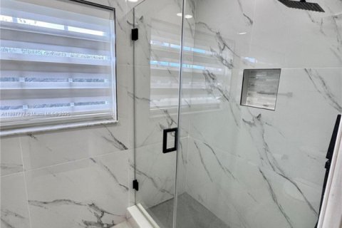 Купить таунхаус в Майами, Флорида 3 спальни, 160.44м2, № 1949537 - фото 18