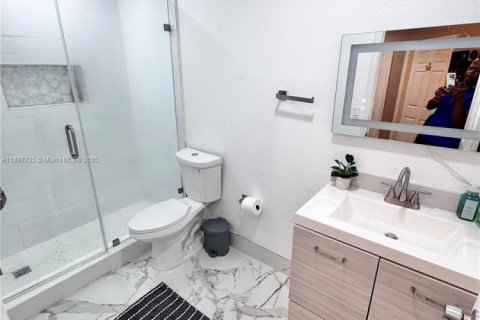 Купить таунхаус в Майами, Флорида 3 спальни, 160.44м2, № 1949537 - фото 20