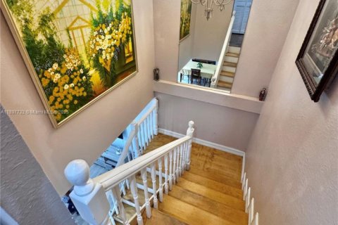 Купить таунхаус в Майами, Флорида 3 спальни, 160.44м2, № 1949537 - фото 22