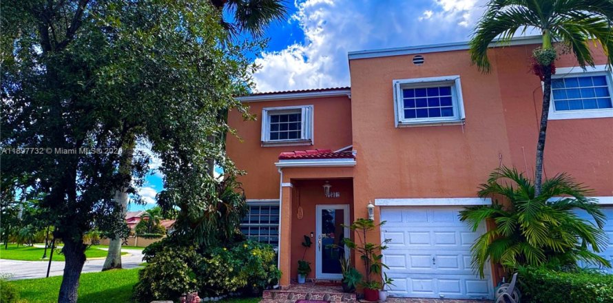 Таунхаус в Майами, Флорида 3 спальни, 160.44м2 № 1949537